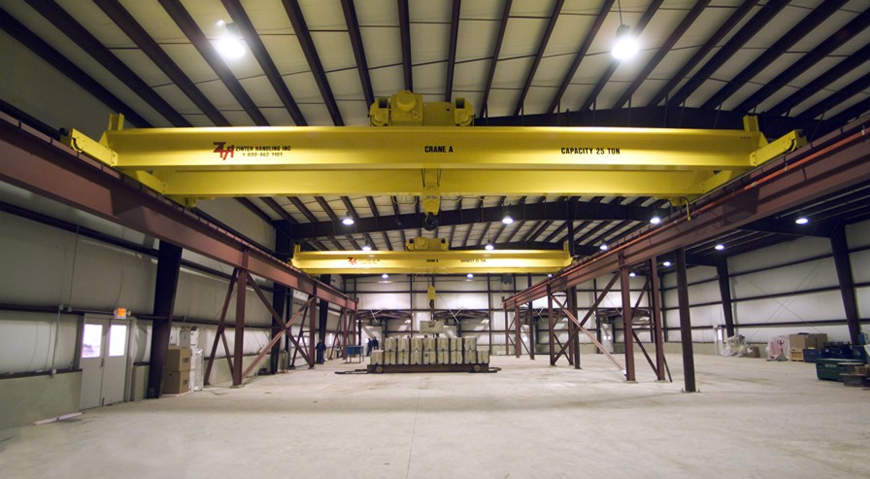 the high bay  light used in factory with overhead crane