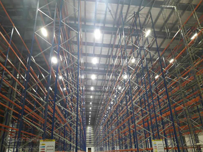 Linear High Bay Light in Warehouse Aisle 160lux