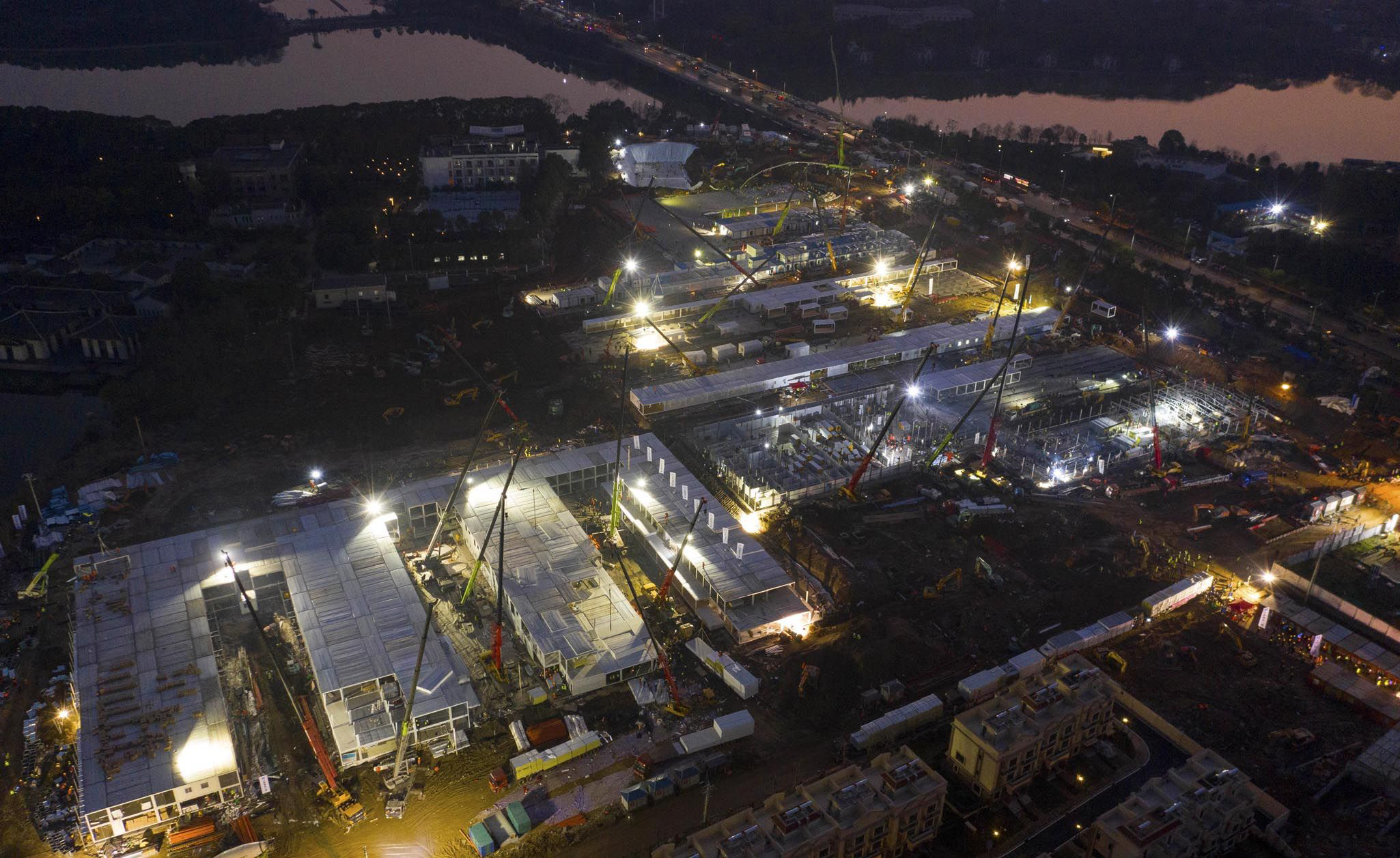 led flood light at construction site 01