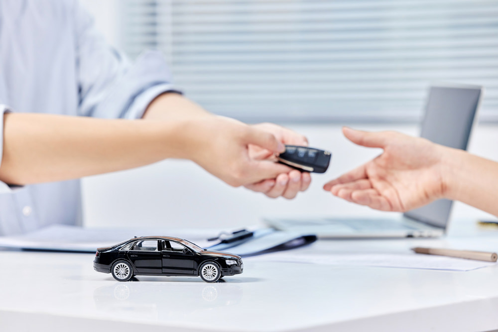 buying car and present key