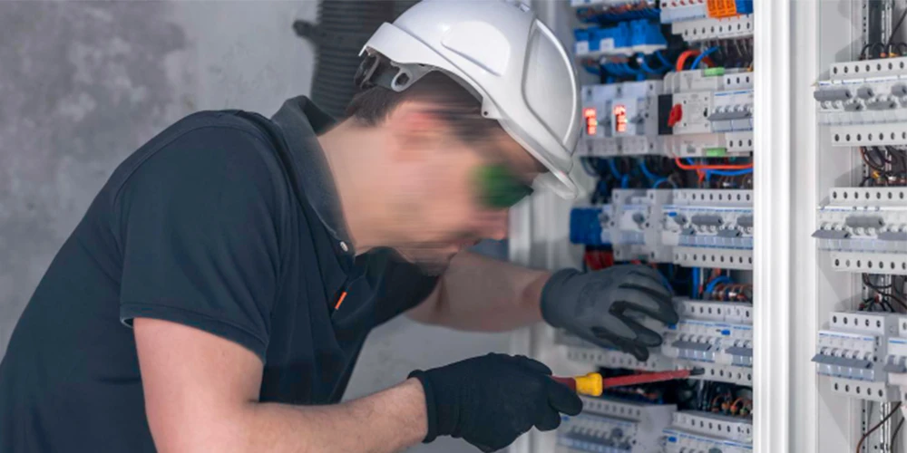 Top 5 Causes of Leakage Current in Industrial Environments