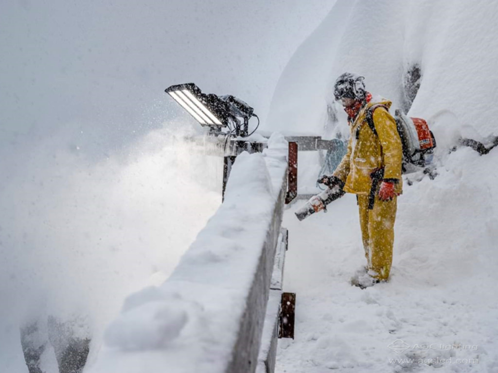 900W LED Flood Light in Ski Resort