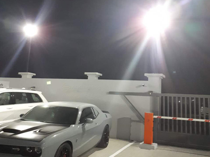 40W flood light in outdoor parking lot