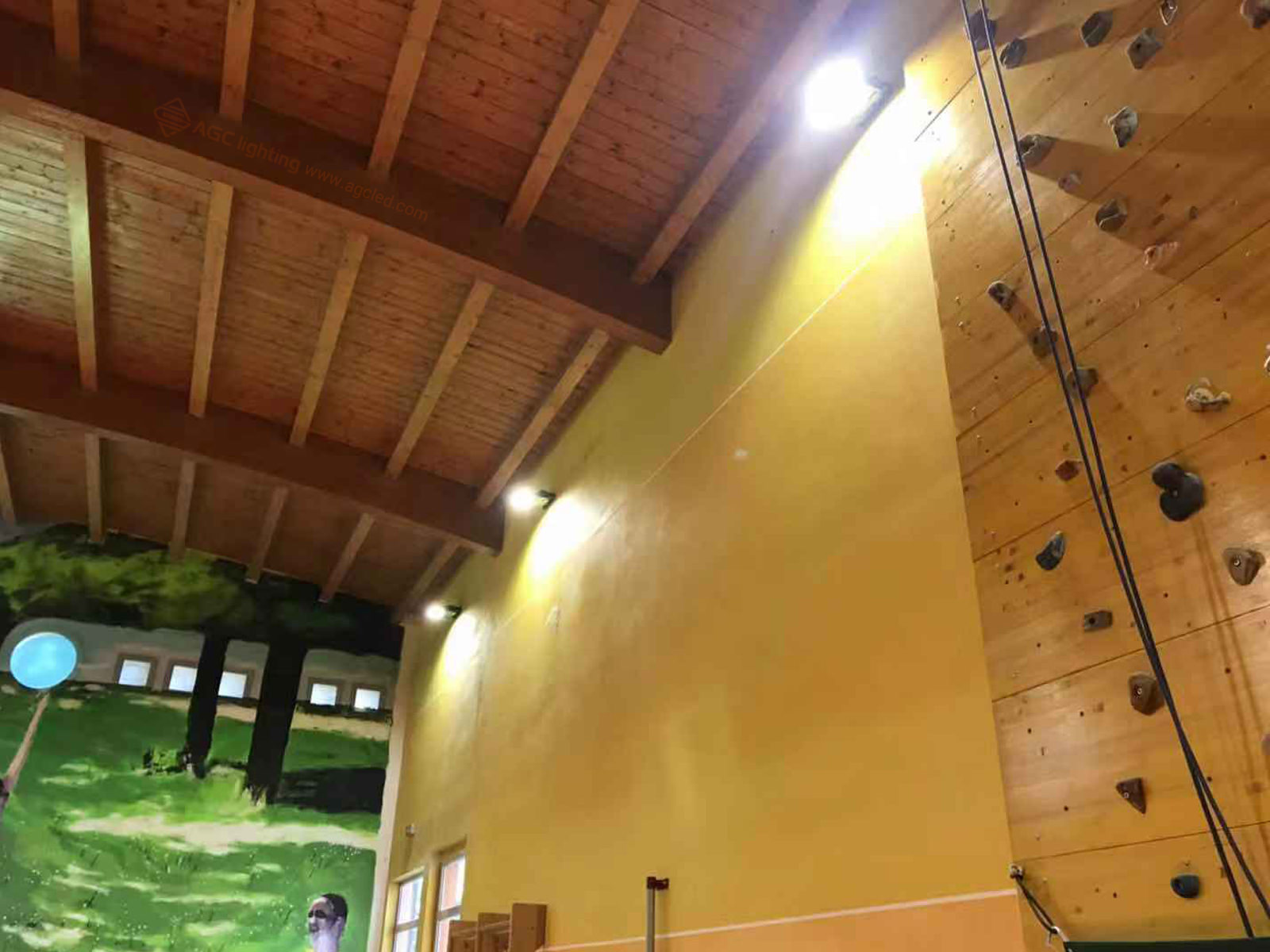 flood light application in gym for kids