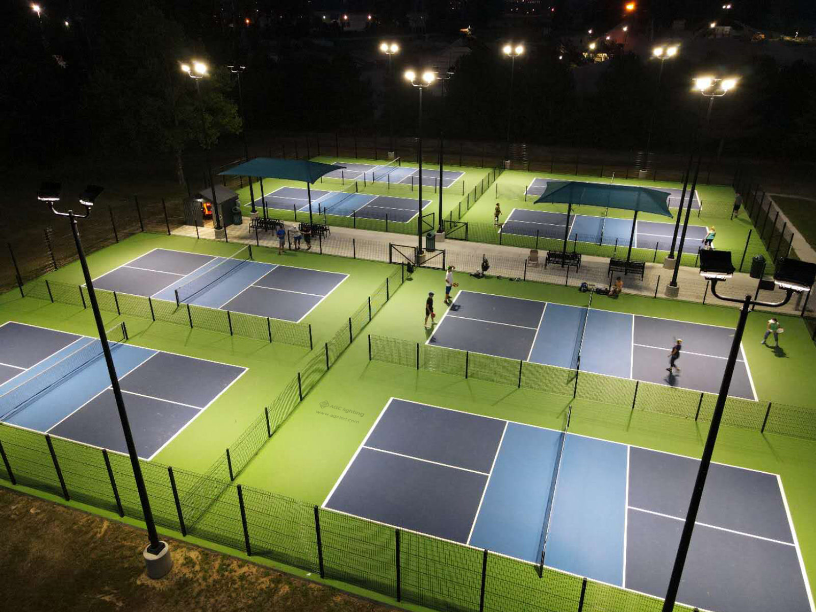 240W 5000K Flood Light in Pickleball Court