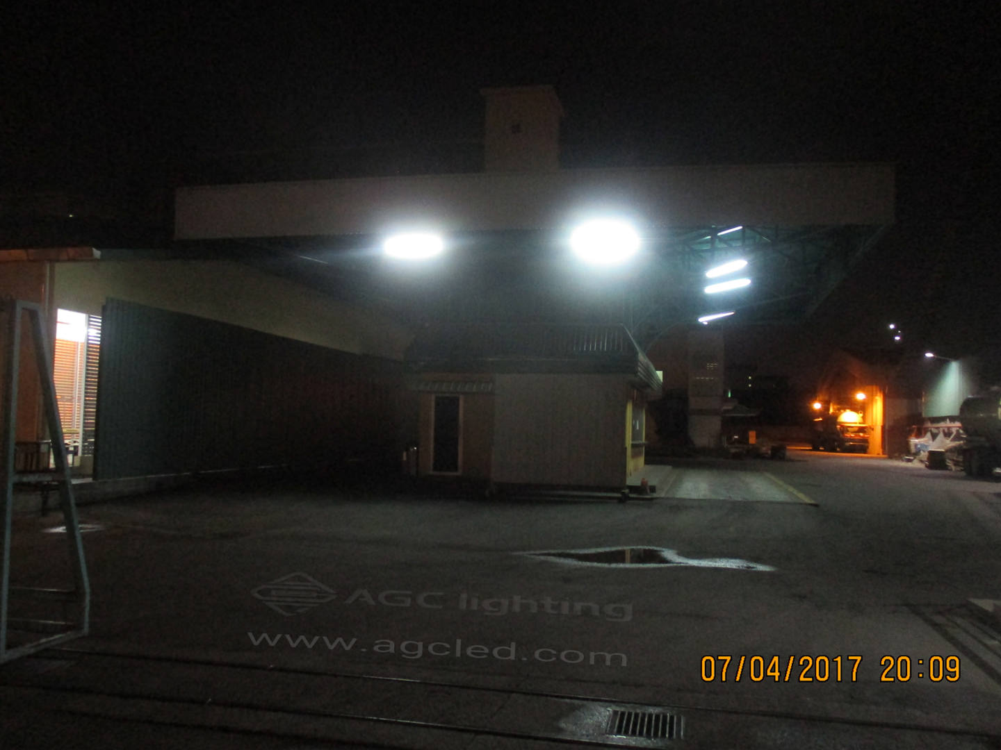 150w flood light in factory yard