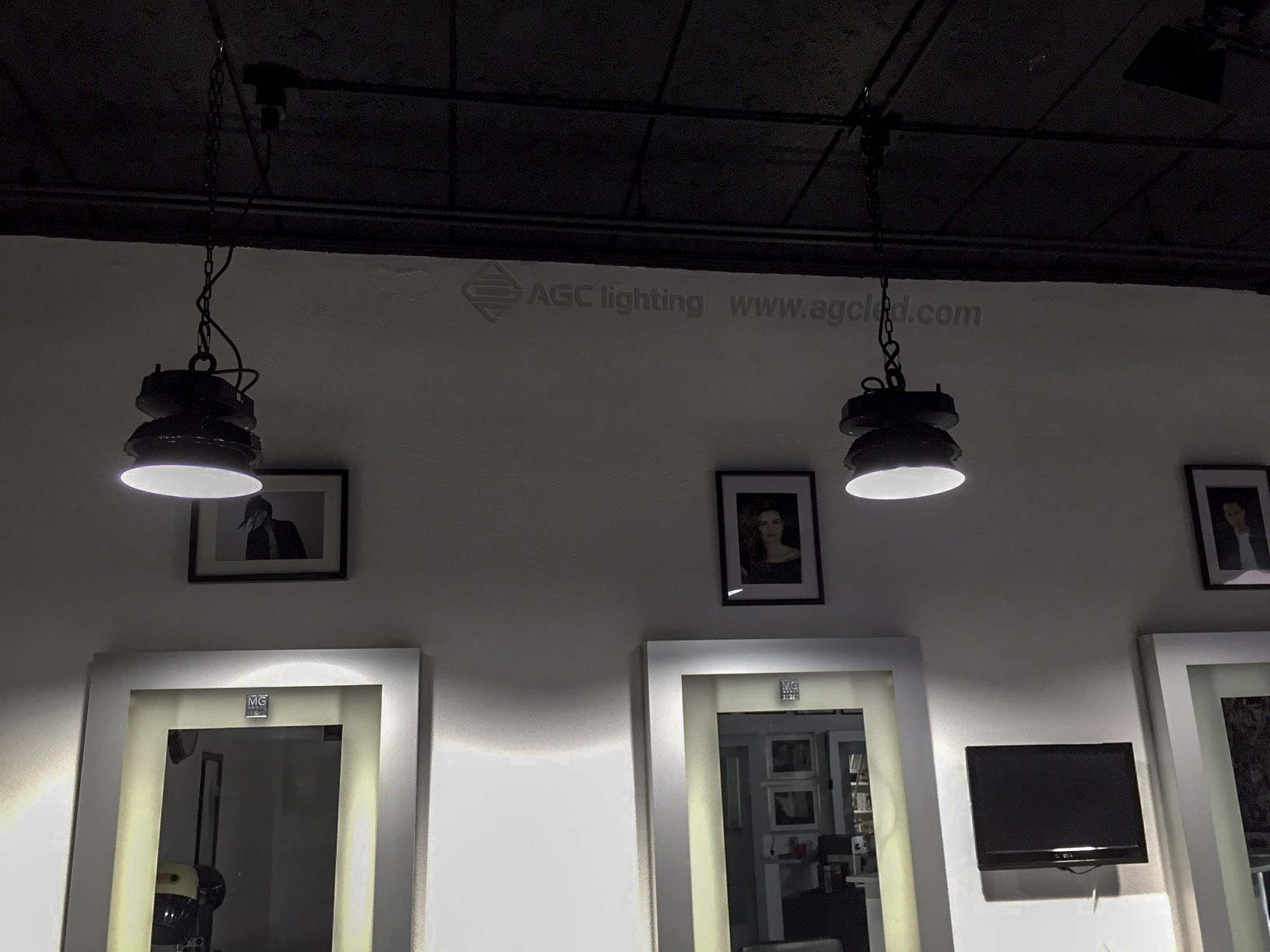 high bay light with aluminum reflector in hair  salon