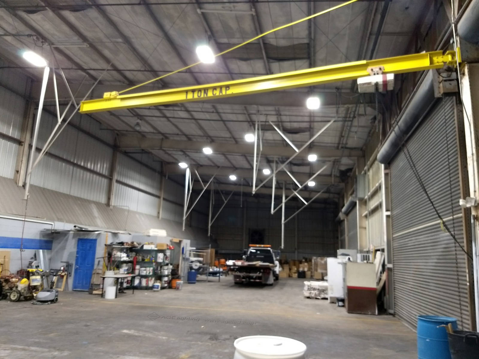 180W linear high bay light in warehouse