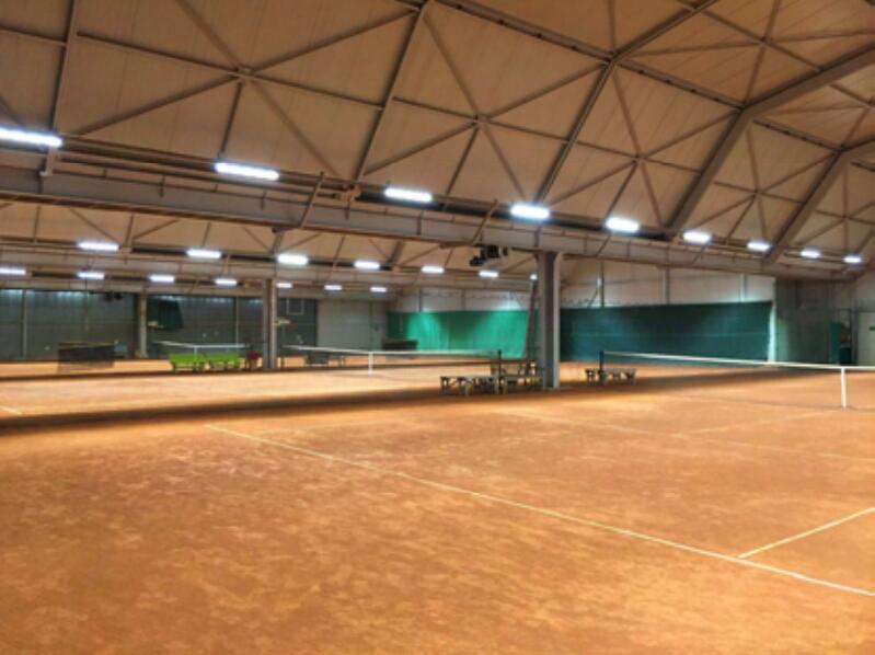 72pcs linear light lit up tennis club