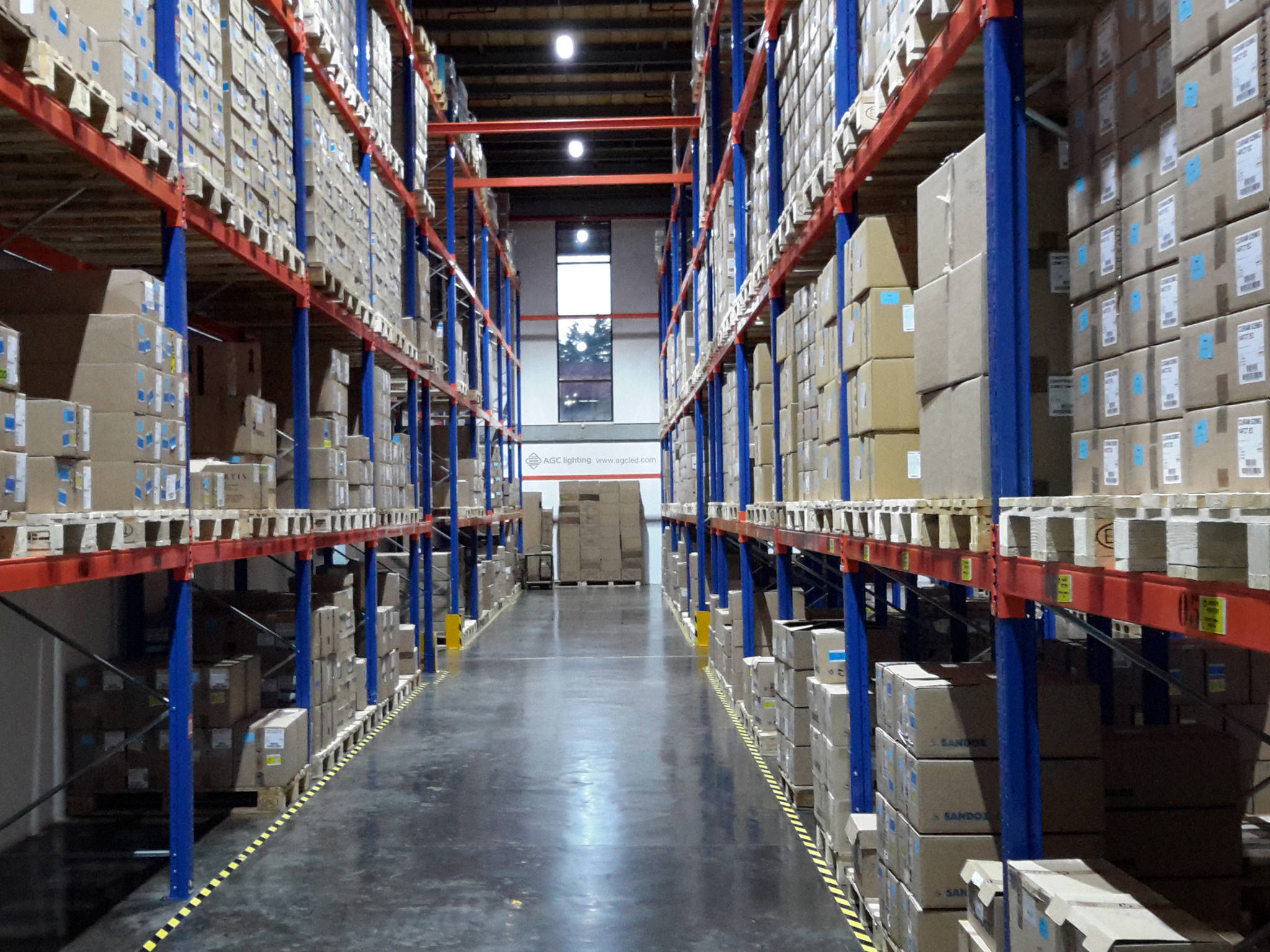 linear light for warehouse  aisles 60°x90°