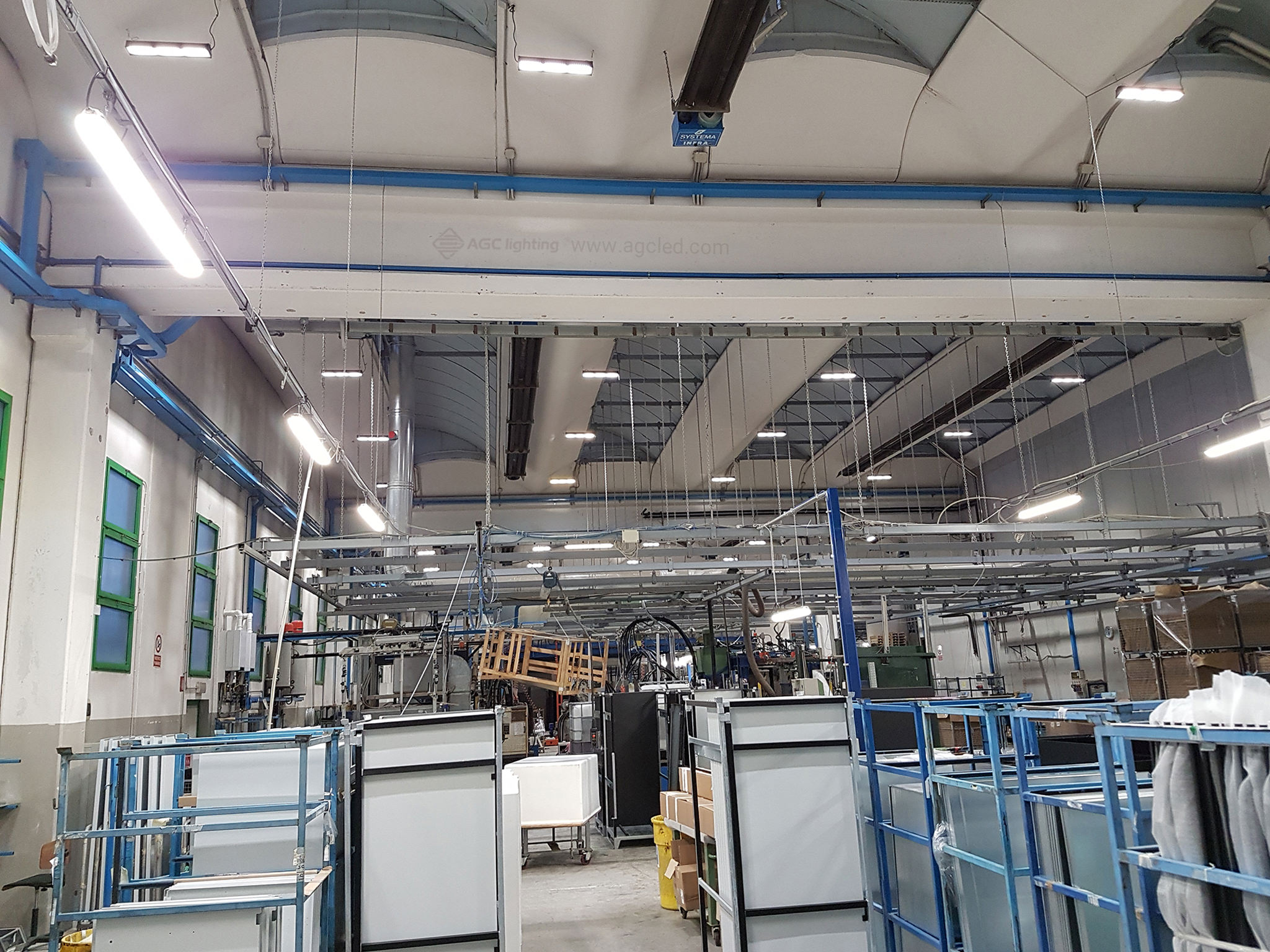 warehouse linear high bay light 8.5m ceiling mount