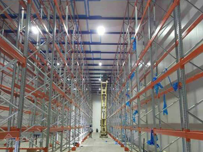 Linear Light PIR Control for Warehouse Lighting