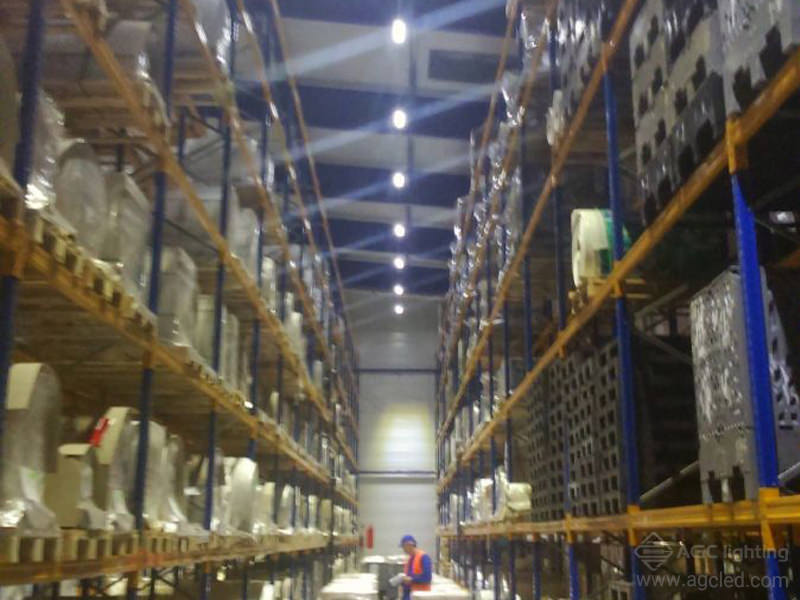 linear high bay light in Poland warehouse