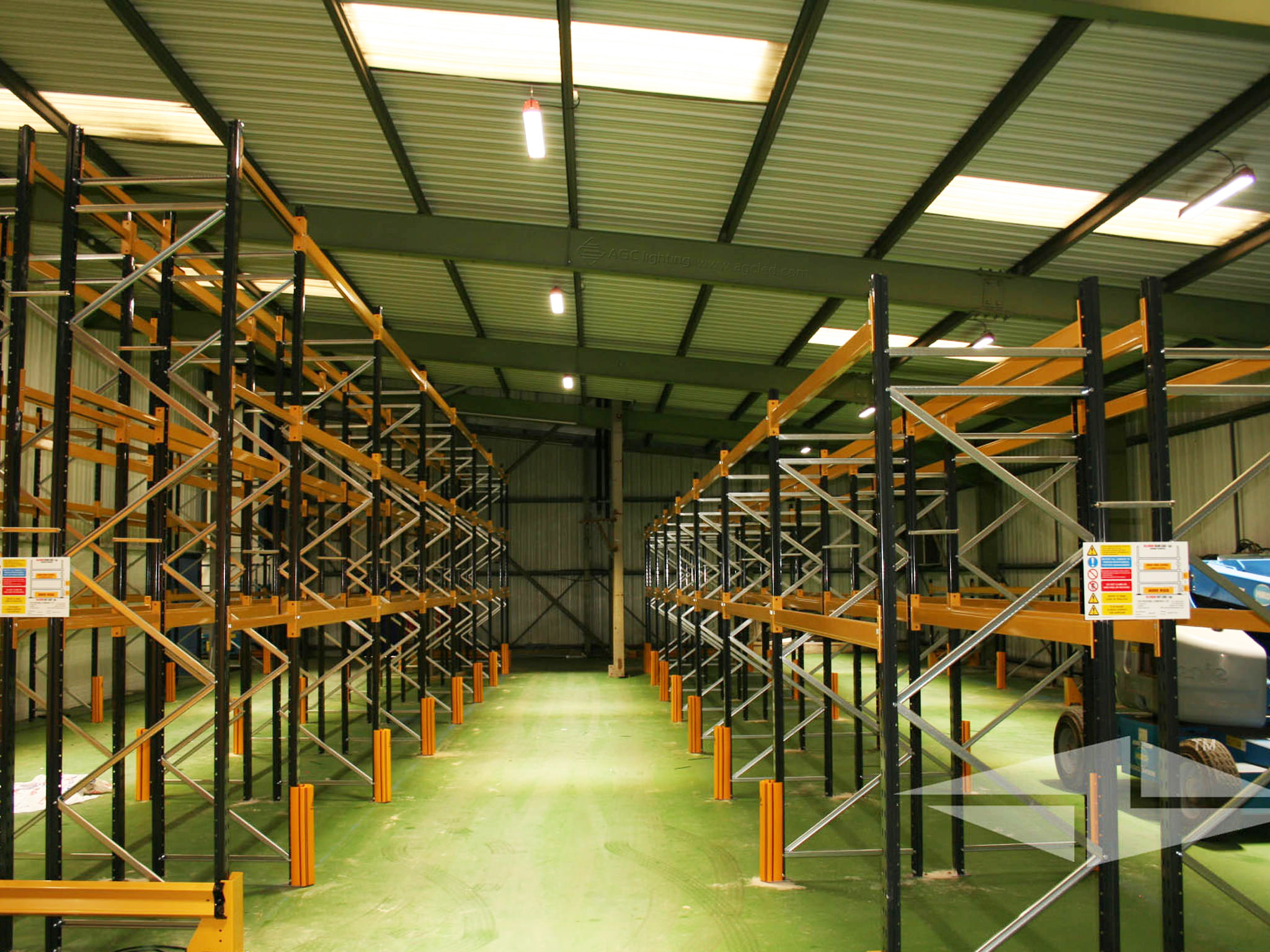 High Rack Warehouse Linear Light Solution