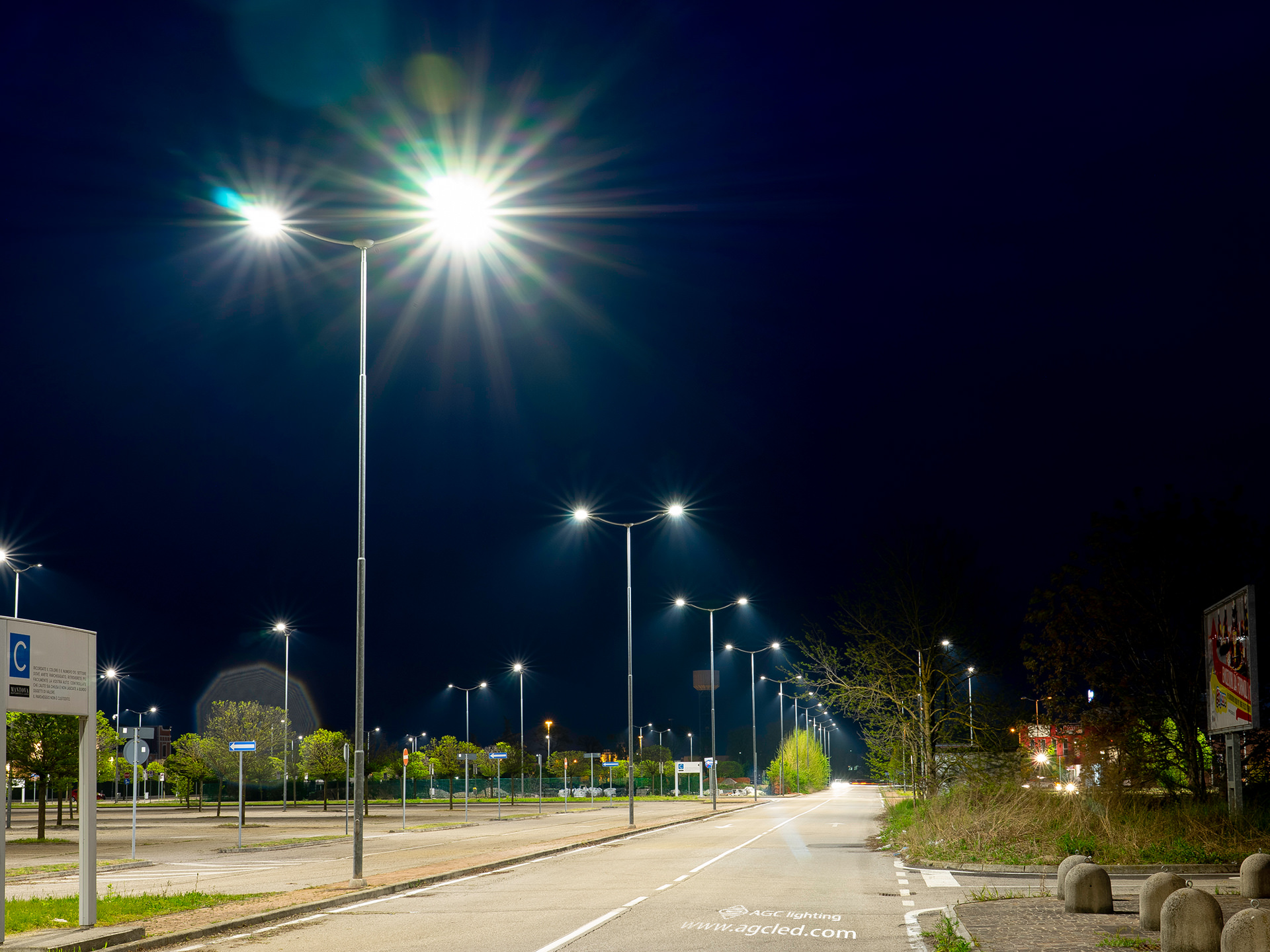 242pcs led street light apply to outlet shopping center