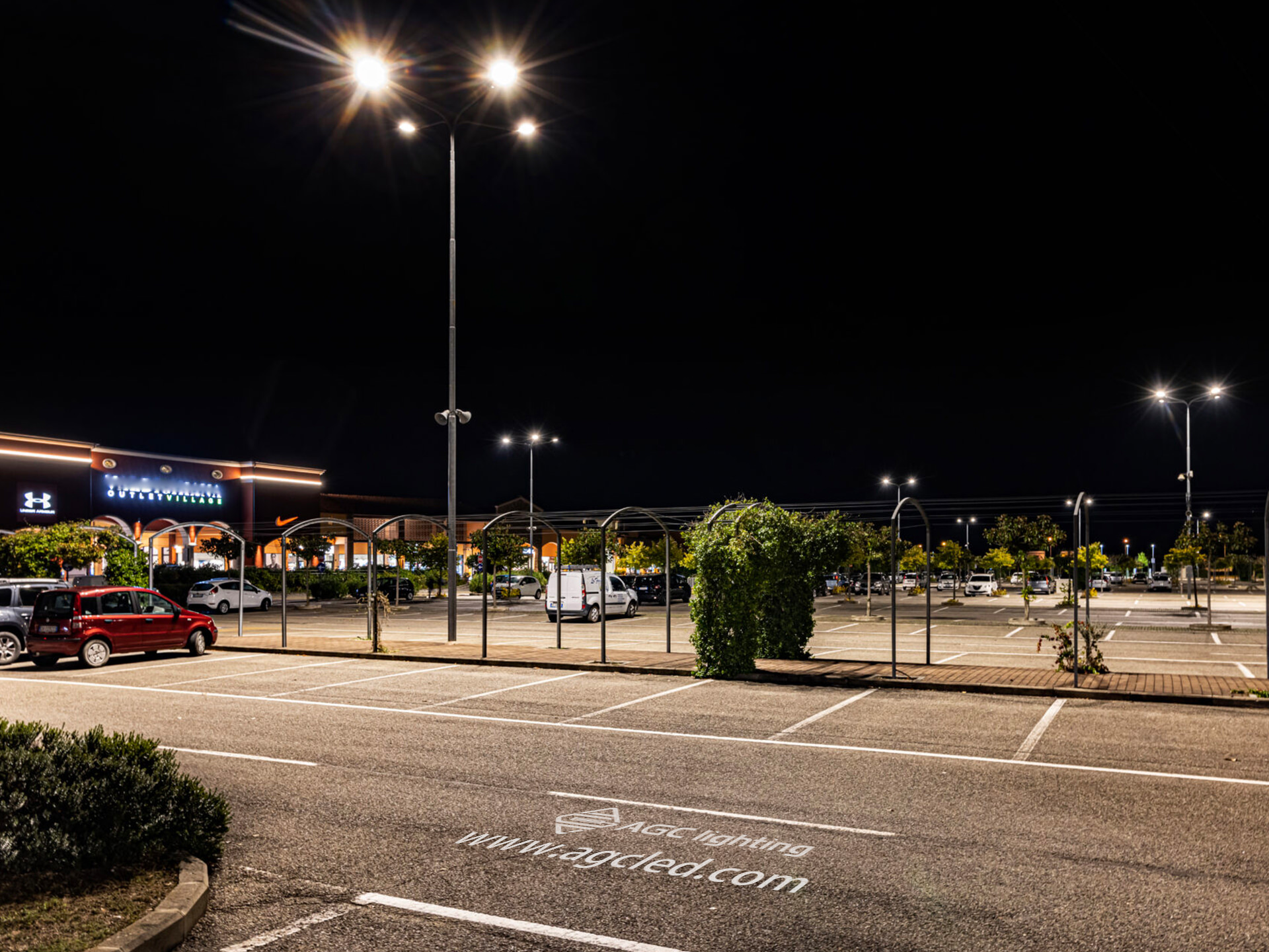 Ra80 led street light in parking area