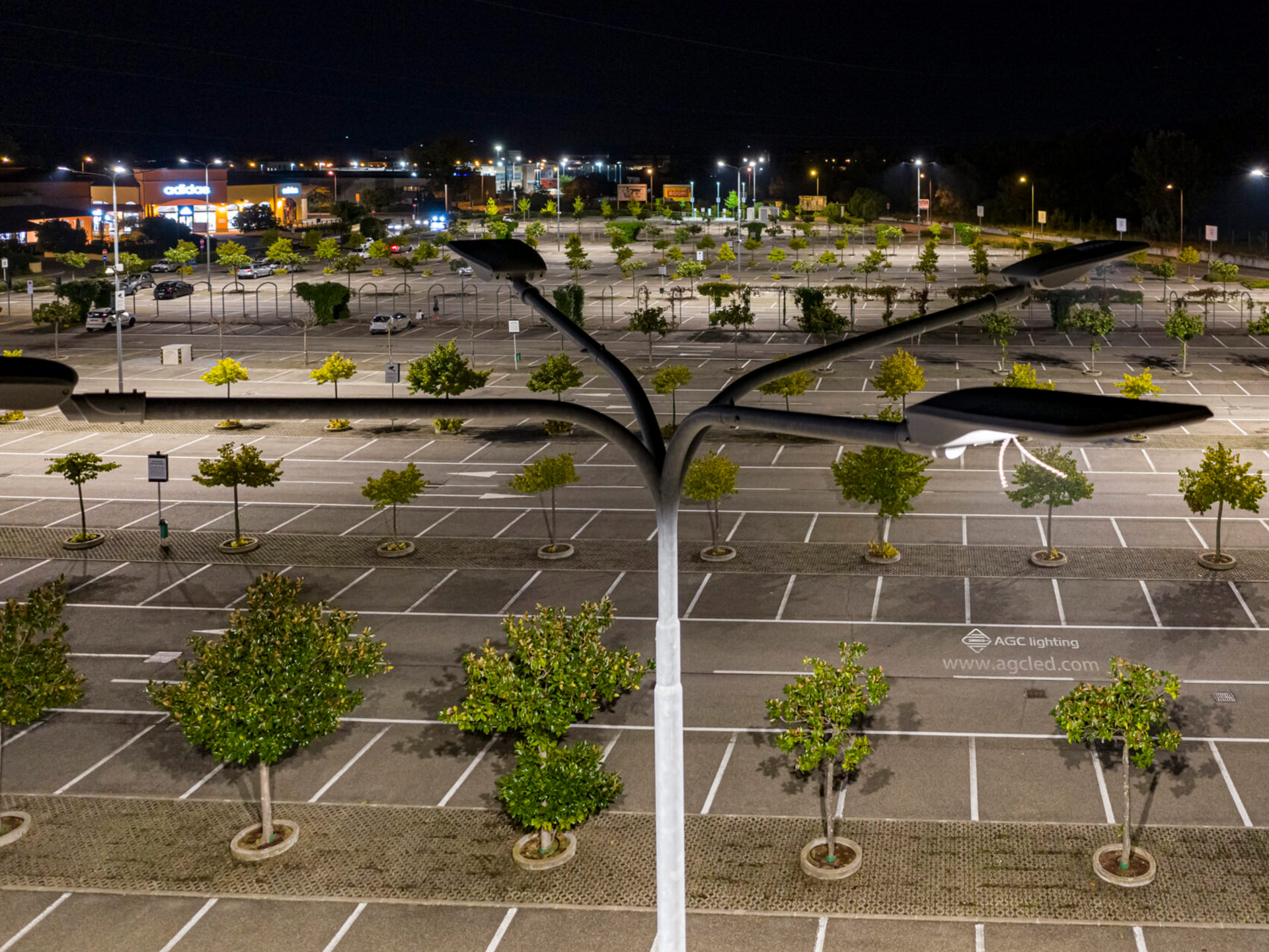 Shopping Mall Parking Lot Lighting Solution