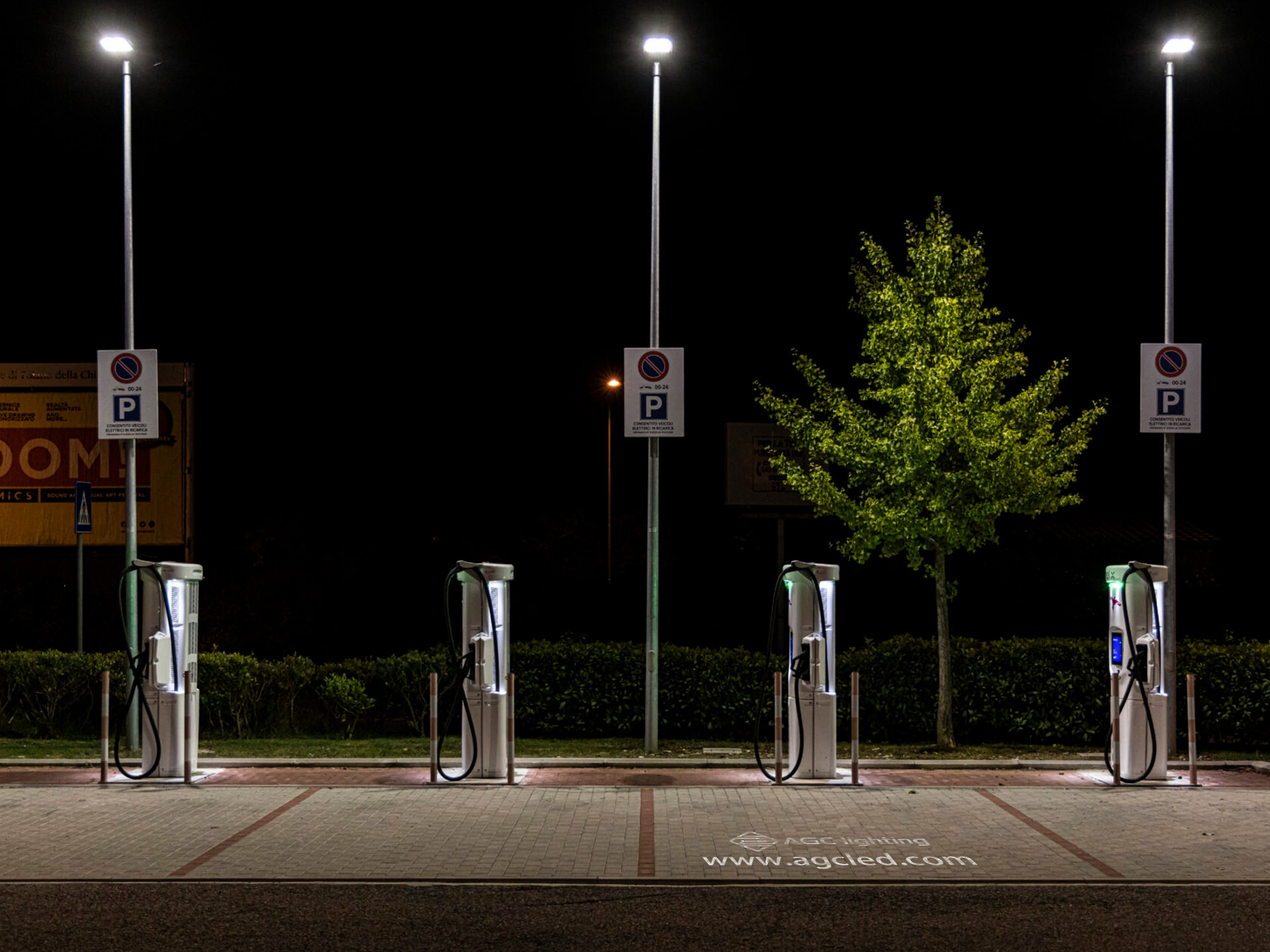 parking lot street light midnight time dimming