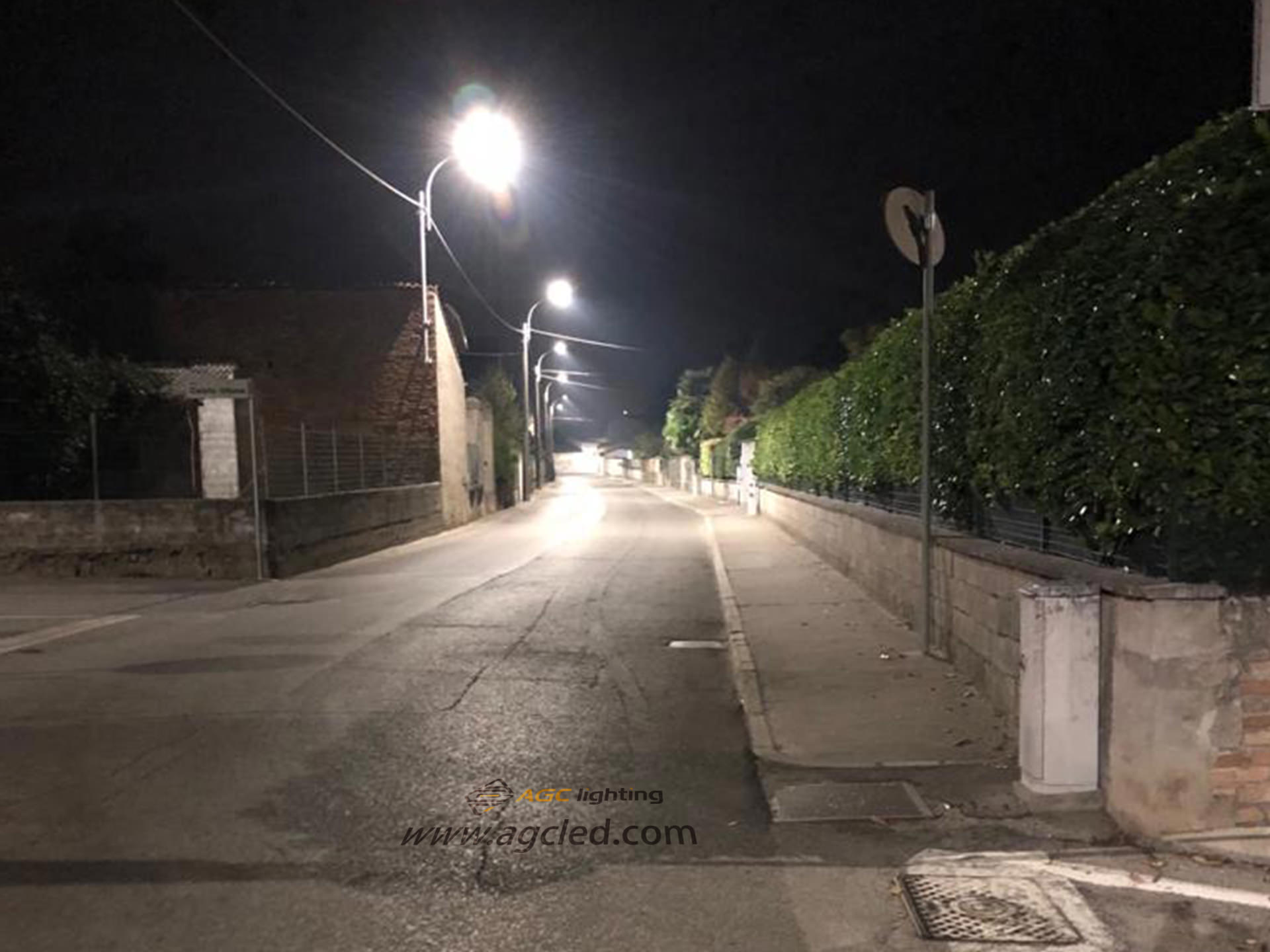 30w 90w led street light in Italy roadway 01